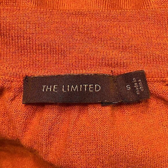 The Limited, 50% Wool, 50% Acrylic Lightweight V-Neck Sweater. Size Small. - Picture 3 of 5